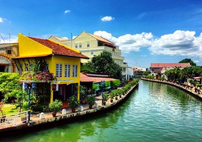 2風情萬種的马六甲河穿城而过，北岸的唐人街，是马来西亚华人最早聚居地之一.jpg