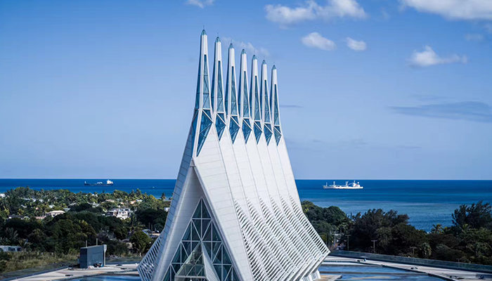 晋非公司打造的毛里求斯伊甸园“七颗星”，矗立毛里求斯美丽海滨，成为毛里求斯标志性建筑.jpg