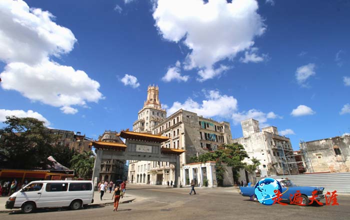 1 古巴首都哈瓦那华人街牌楼.JPG